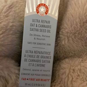 NIB First aid beauty ultra repair serum 1 fl oz